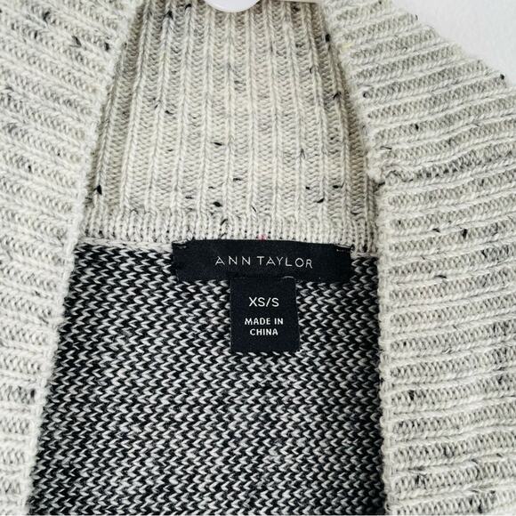 Ann Taylor Gray Black Speckled Turtleneck Sweater Poncho XS Small - Picture 7 of 7